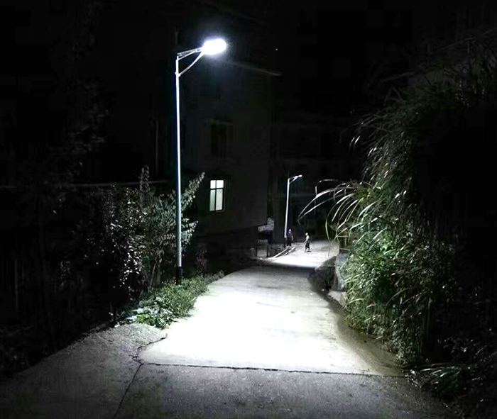 太陽能路燈價(jià)格 太陽能LED路燈 南德太陽能