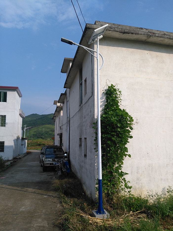 太陽能路燈 6米農村太陽能路燈 南德太陽能燈飾有限公司